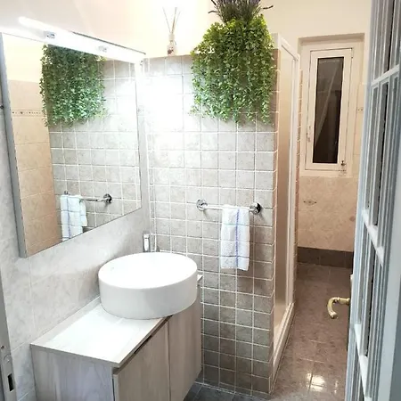 Celine A Due Passi Dal Mare Cin It09056c2w8wf7m33 Casa vacanze Savona